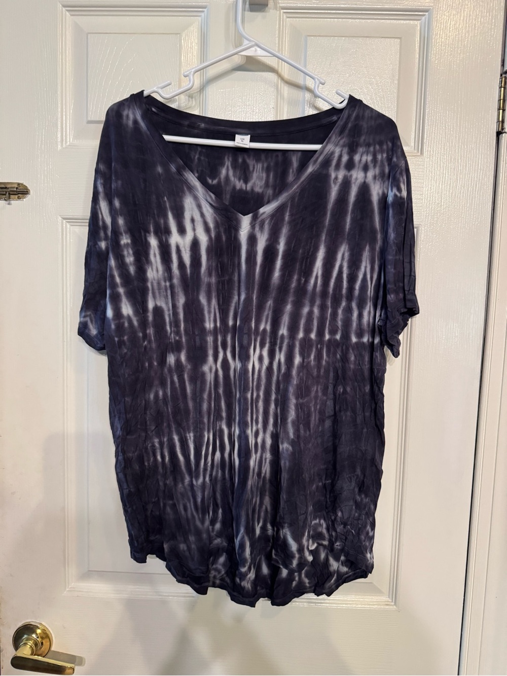 Old Navy Women's Short Sleeve  Luxe V-Neck Tie-Dye Top - Black & White